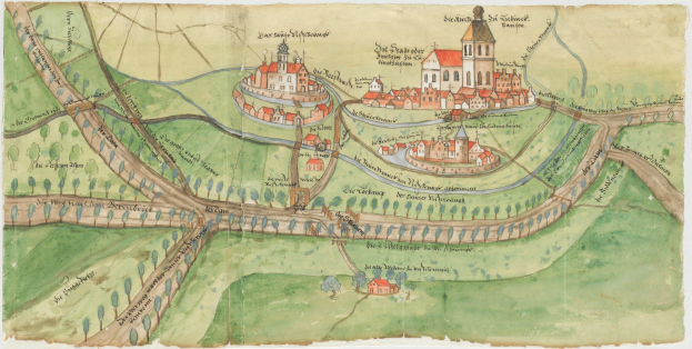Eine Karte einer Stadt mit einer Burg in der Mitte, umgeben von Gebäuden, Bäumen, Straßen und Gras, mit zusätzlichem Text, der Details bereitstellt.