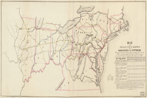 Eine Karte der Vereinigten Staaten, die geplante Eisenbahnrouten von Harrisburg nach Pittsburgh zeigt, mit detaillierten Texten über die Eisenbahnlinien und -routen.