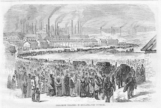 Schwarze und weiße Zeichnung von Menschen, die vor einem Fabrikgebäude mit Häusern und Rauch aus Schornsteinen im Hintergrund stehen, mit der Beschriftung "Kohlebergbau-Katastrophe in England das Ende" unten.