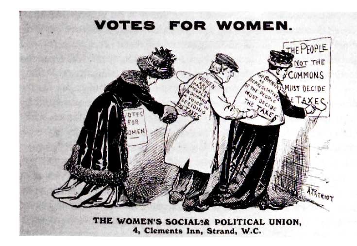 Cartoon von drei entschlossenen Frauen in traditioneller Kleidung mit einem Schild, auf dem "Votes for Women: The Women's Social & Political Union" steht, vor einem hellblauen Himmel mit weißen Wolken.