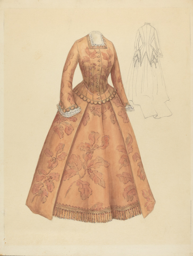 Ein detailliertes Kostümdesign aus dem 18. Jahrhundert für ein langes Kleid mit hohem Kragen, floral gemustertem Oberteil in Rosa, Lila und Blau sowie einer Spitzenborte am Rock.